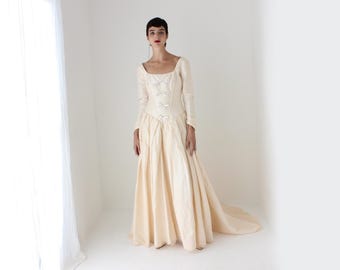 1990s Pure Silk Renaissance Bride Basque Waist & Bow Corset Long Sleeve Scoop Neck Courtier Wedding Dress