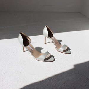 2000er Jahre MANOLO BLAHNIK Pastell Lackleder Vintage Offene Zehen Sandalen mit Absatz - Euro 40,5 Bild 3