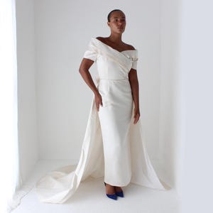 90s vera wang wedding dress Vera Wang Gown