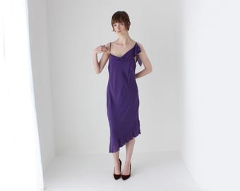 Abito sottoveste da cocktail Y2K in pura seta con volant asimmetrici, tagliato in sbieco, nello stile di Dior Galliano.