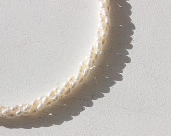 Delicado collar de perlas de agua dulce de estilo vintage romántico