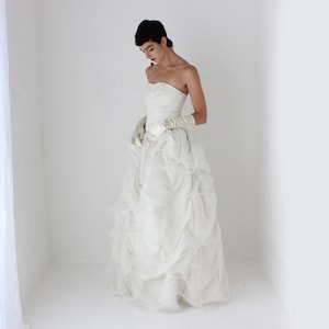1990s Vintage Off White Textural Gathered Organza Strapless Corset Bodice Wedding Gown