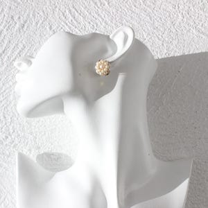 1960s Dainty Pearl Cluster Gold Tone Metal Clip On Bridal Wedding Earrings