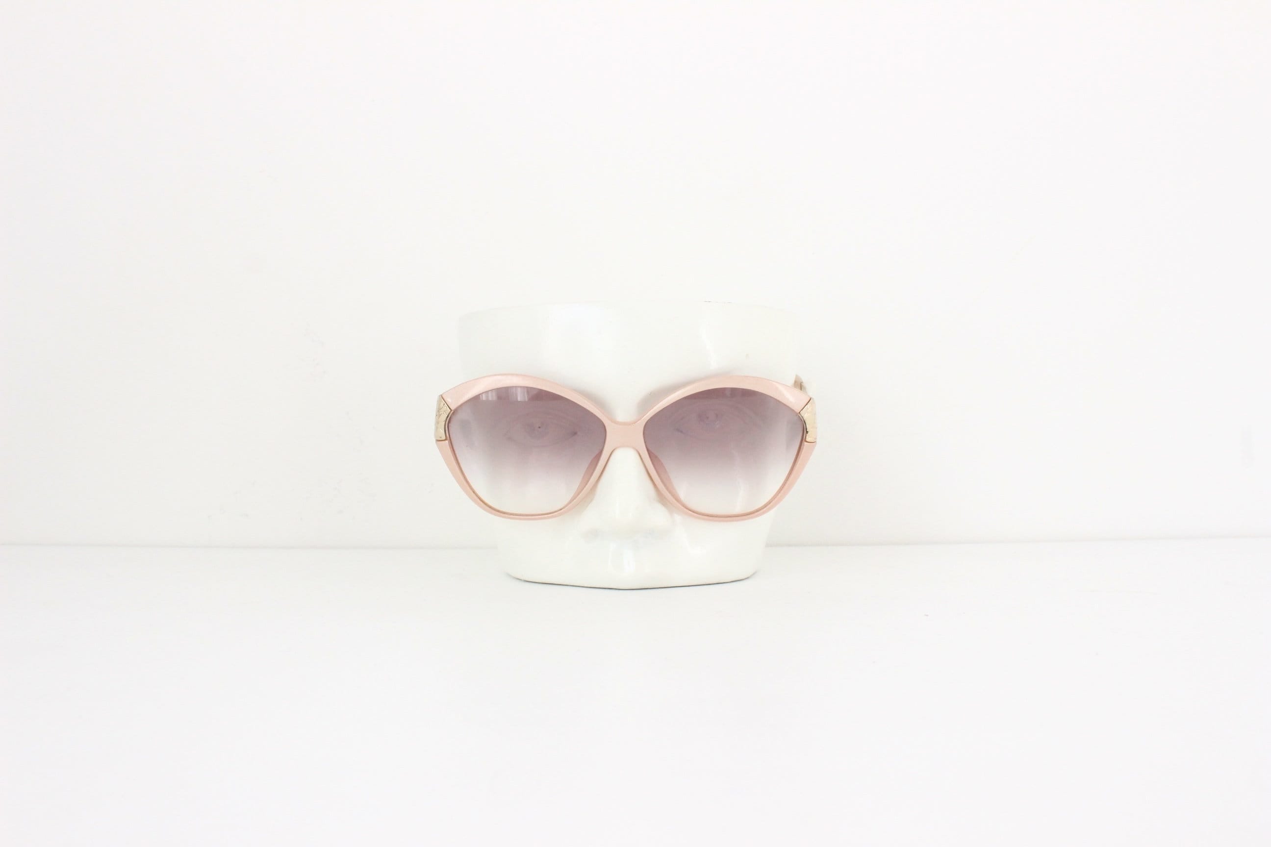 Vintage Christian Dior Oversized Round Sunglasses Pink Glitter Frame 80s Era VINTAGE CHRISTIAN DIOR MONSIEUR 2102 OPTYL 1980 SUNGLASSES  main image 2