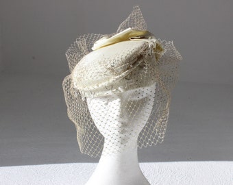 60s Cream Taffeta, Beading & Golden Net Sculptural Bridal Wedding Luxe Pillbox Hat