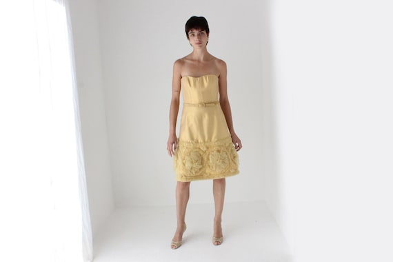 2000s Badgley Mischka Yellow Silk Strapless Bustier Cocktail Dress W/ 3D Tulle Detailing - Etsy Israel 2000s Badgley Mischka Yellow Silk Strapless Bustier Cocktail Dress W/ 3D Tulle Detailing - Etsy Israel