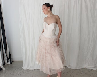 Vestido de cóctel sin tirantes de tul rosa palo con volantes, estilo años 50