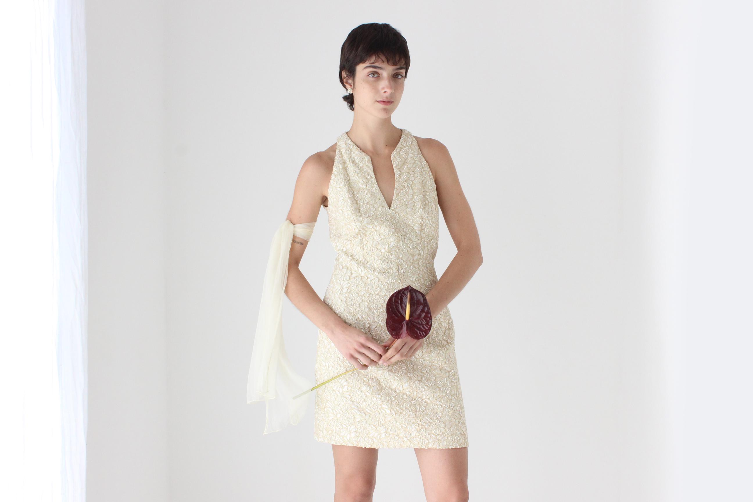 2000s Carmen Marc Valvo Vintage Pastel Yellow Beaded Lace High Neck Sleeveless Bridal / Wedding Cocktail Reception Dress 2000s Carmen Marc Valvo Vintage Pastel Yellow Beaded Lace High Neck Sleeveless Bridal / Wedding Cocktail Reception Dress