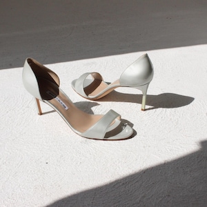 2000er Jahre MANOLO BLAHNIK Pastell Lackleder Vintage Offene Zehen Sandalen mit Absatz - Euro 40,5 Bild 1