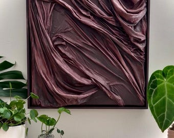 Mini OG: estructura más brutalista con sombras, reflejos y sombreados pintados a mano y de alto contraste.