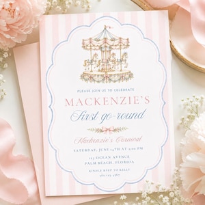 Può includere: Un invito rosa e bianco con un'illustrazione di giostra. Il testo recita "Mackenzie's First go-round" e include i dettagli dell'evento. L'invito è circondato da fiori rosa e una busta rosa.