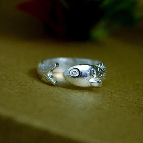 Sterling Silver Fish Ring Adjustable Koi Fish Ring Cute Ocean Animal Jewelry Minimalist Sea Life Ring Beach Jewelry Gift for Her