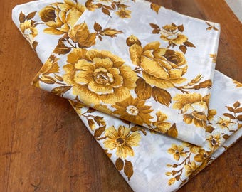 Vintage 1970s Floral Single Flat Sheet & Pillowcase Set, Retro Mustard Yellow Gold Rose Bedding, Cottagecore Grandmacore Bed Linens