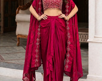 Mustaffa kastanienbraune rote Bollywood style Outfit Indo Western drapieren lehanga Rock mit Umhang Jacke Festive Ethnic Wear Shrug mit Top und Dhoti