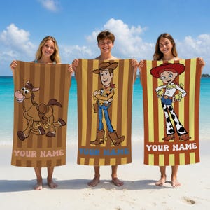 Personalized Toy Story Character Beach Towel, Family Vacation Beach & Pool Towel, Disneyland Trip Dream Magic Summer Gift bild 2
