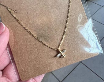 Delicado colgante de avión en oro de 14 quilates, collar con dije de viaje, joyería de aviador.