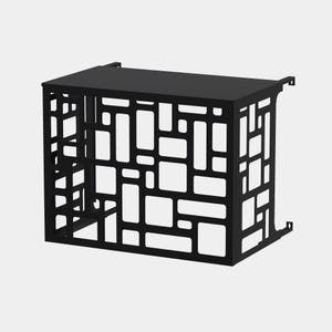 Peut inclure: Cache-climatiseur décoratif en métal noir avec un motif géométrique. Le couvercle a un dessus et des côtés rectangulaires avec un motif découpé. Il comporte des supports de montage sur les côtés. Dimensions: environ 70 cm x 90 cm x 40 cm.