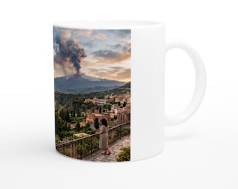 Taza de Sicilia con la erupción del Etna, Taormina y panorama volcánico. Regalo típico de Sicilia. Taza de cerámica.