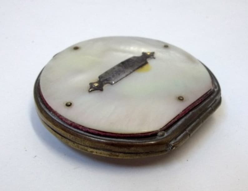 Antique Mother of Pearl Coin Purse Round Compact French Souvenir Memory Victorian Collectible Coin Purse Red Interior Memento DD 1465
