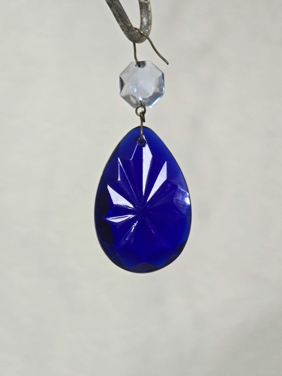 Blue Starburst Glass Stone and Crystal Tear Drop Necklace Blue Starburst Glass Stone and Crystal Tear Drop Necklace
