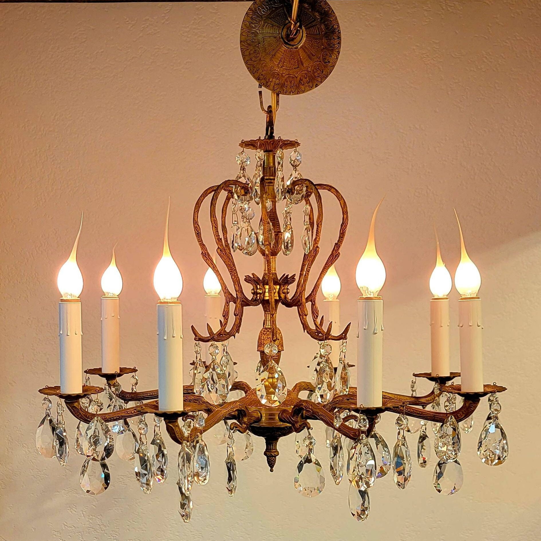 8 Arm Chandelier 