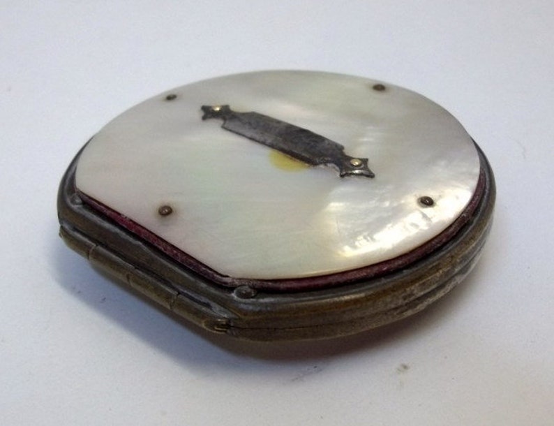 Antique Mother of Pearl Coin Purse Round Compact French Souvenir Memory Victorian Collectible Coin Purse Red Interior Memento DD 1465