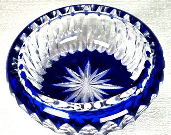 Cenicero/joyero de cristal Boho de 10 cm (4 pulgadas) con corte cobalto y diseño de rayos de sol.