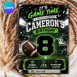 Puede incluir: Una tarjeta de invitación de cumpleaños con temática de fútbol americano, un balón marrón y un casco negro sobre un campo verde. El texto dice: It's Game Time, Join Us To Celebrate, Cameron's Birthday, 8, Saturday September 25, 4:30 PM to 6:30 PM.