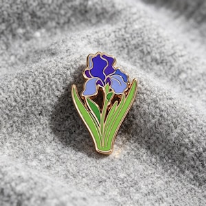 Enamel Pin Iris Flower Brooch Hard Enamel Botanical Pin Purple Iris Lapel Pin Plant Lover Gift Floral Badge Jacket for Women Garden Jewelry