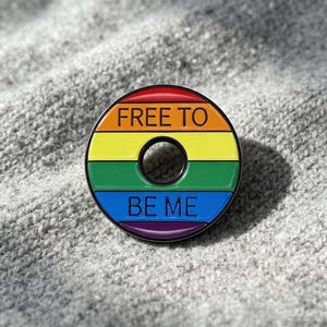 Pin esmaltado arcoíris orgullo libre de ser yo circular esmalte duro broche estético a rayas arcoíris orgullo lgbt accesorio mochila chaqueta pin regalo