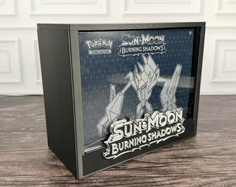 Estuche de exhibición Burning Shadows ETB / Protector de caja de entrenador de élite de Pokémon / PLA impreso en 3D / Tapa magnética / Acrílico / Regalo de coleccionista