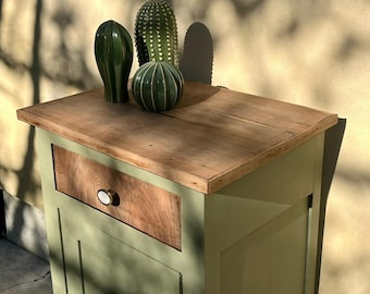 Comodino vintage restaurato verde salvia | legno naturale | pezzo unico fatto a mano | artigianato italiano