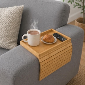 Holz Sofa Armlehne Tablett Tisch - platzsparender Couch Organizer für Getränke, Fernbedienung & Snacks