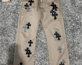 Pantalones beige con parches cruzados // Vaqueros urbanos de cuero con parches