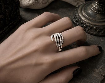 Gothic Skeleton Hand Ring: Wrap-Around Biker Punk Jewelry