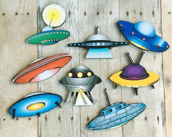 UFO Brooch Flying Saucer Spaceship Jewelry Space Travel Aliens Retro Pin SciFi