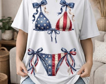 Biquíni jeans americano PNG, Biquíni jeans patchwork, Maiô jeans falso, Biquíni para o 4 de julho, Maiô jeans patriótico, Camisa de biquíni de verão PNG