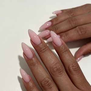 Soft Pink Ombre Press on Nails, Minimalist Elegant Wedding Nail for Ceremony or Reception, Glossy Glue on Manicure Set