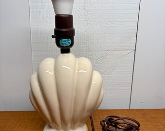 Vintage 1980s Deco Revival Ceramic Shell Cream Lamp-Works