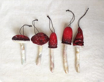 Mushroom hanging ornament, Set of 5 textile toadstool, fall home woodland decor, amanita mushrooms Christmas tree decor