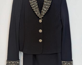Traje de noche de St. John by Marie Gray, chaqueta y falda de punto con perlas negras y pedrería, talla 8