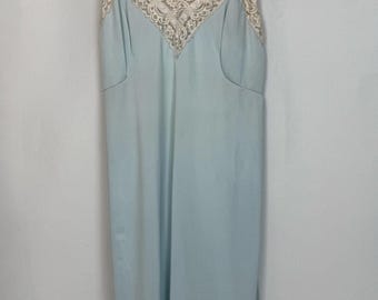 Klasyczny, niebieski, z lat 60. i 70., nocny t-shirt w kolorze kremowym, wykończony koronką, ślubny rozmiar S/M