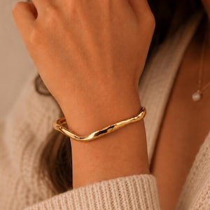 Organic Wave Cuff Bracelet, 18K Gold Plated Brass Bangle, Wavy Statement Jewelry, Minimalist Sculpted Bracelet, Birthday Gift, Mom Gift