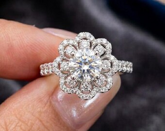 Round Lab Grown Diamond Floral Halo Engagement Ring, Vintage Inspired Flower Diamond Ring, 14K Solid Gold Bridal Ring, Unique Promise Ring
