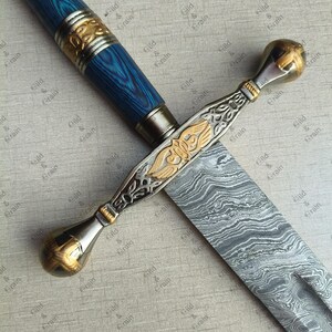 Handmade Damascus Steel Longsword, Medieval Masterpiece, Blue Engraved Guard Handle