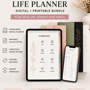 Puede incluir: Un paquete de planificador de vida digital e imprimible con una tableta y un teléfono inteligente que muestran interfaces de tablero y plan diario. Incluye cinco opciones de portada con arte lineal floral dorado y el texto: ULTIMATE LIFE PLANNER.