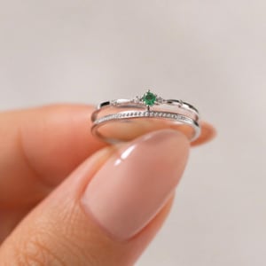 Minimalist Silver Ring with Emerald Green Stone, Double Band Ring, Stackable Ring, Promise Ring