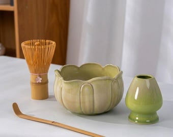 Juego de cuenco para matcha con forma de pétalos de pistacho / Chawan japonés, batidor de bambú, cuchara y soporte / Kit de ceremonia del té con temática de sakura y esmalte jaspeado
