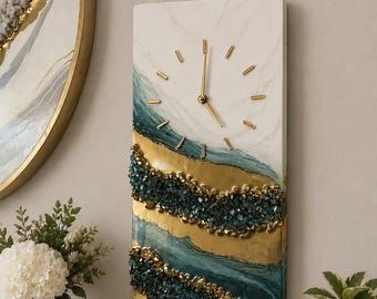 Küstenharz-Wanduhr, Goldakzente, Geode-Design, luxuriöses handgemachtes Wohndekor