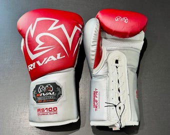 Guantes de boxeo Rival RS100 para entrenamiento: Equipamiento de entrenamiento de cuero rojo con cordones